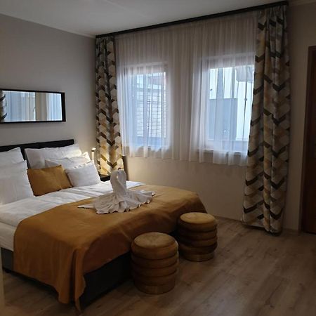 Hotel Indium City Panzió Eger Esterno foto