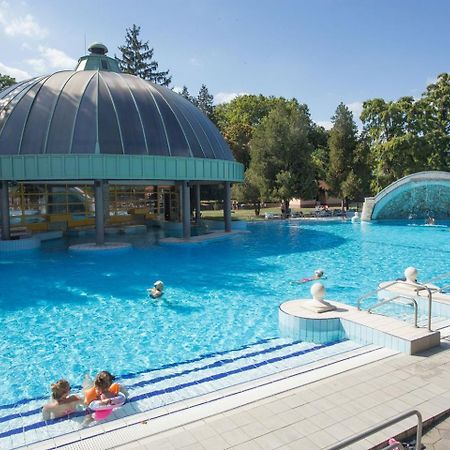 Hotel Indium City Panzió Eger Esterno foto
