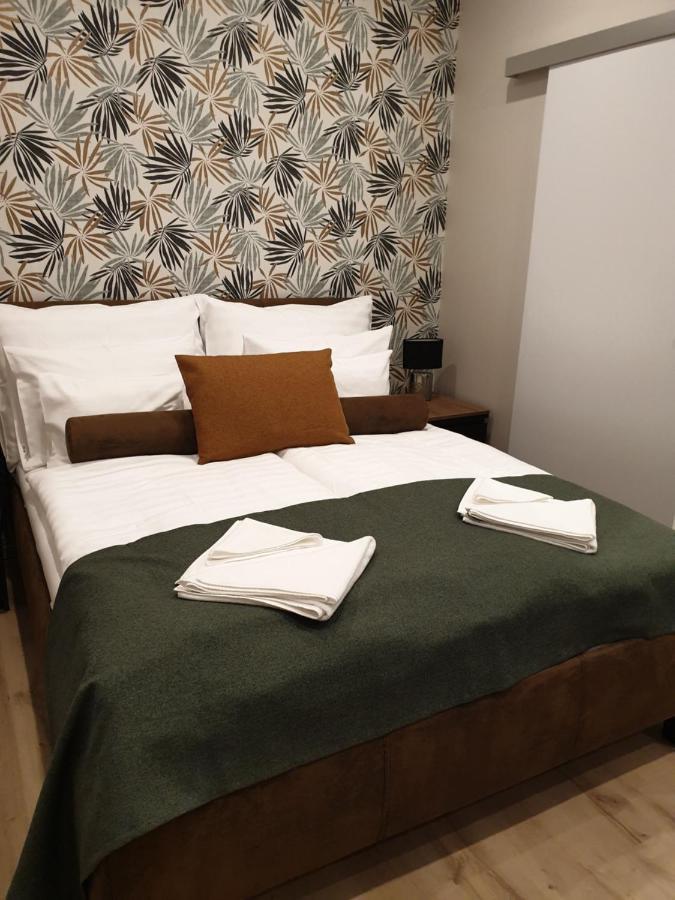 Hotel Indium City Panzió Eger Esterno foto