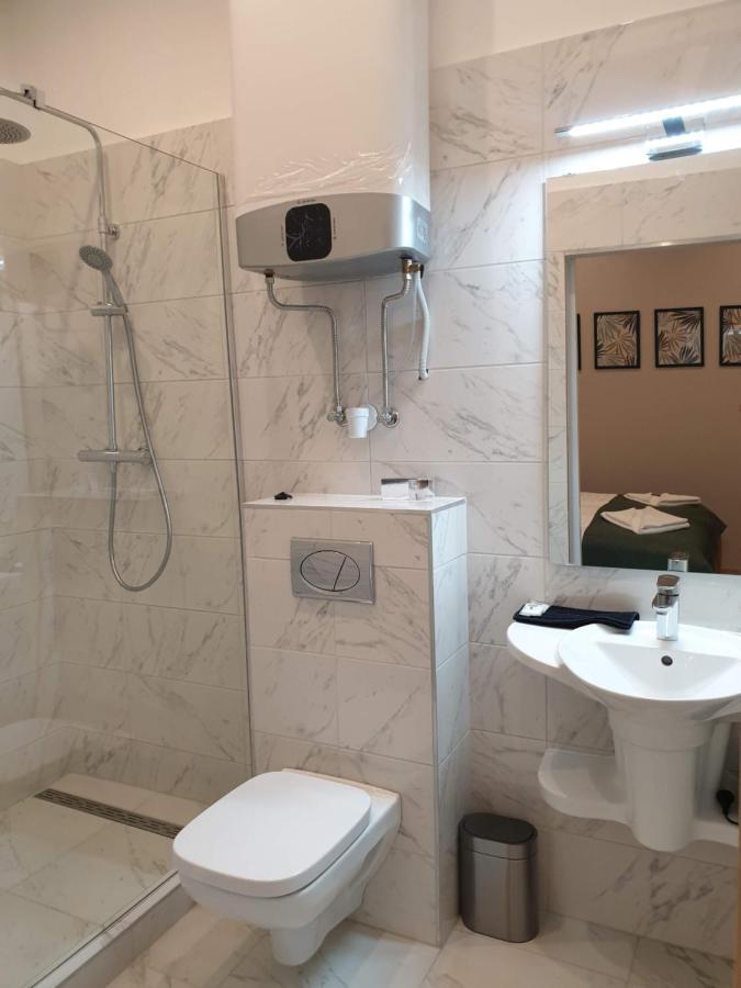 Hotel Indium City Panzió Eger Esterno foto