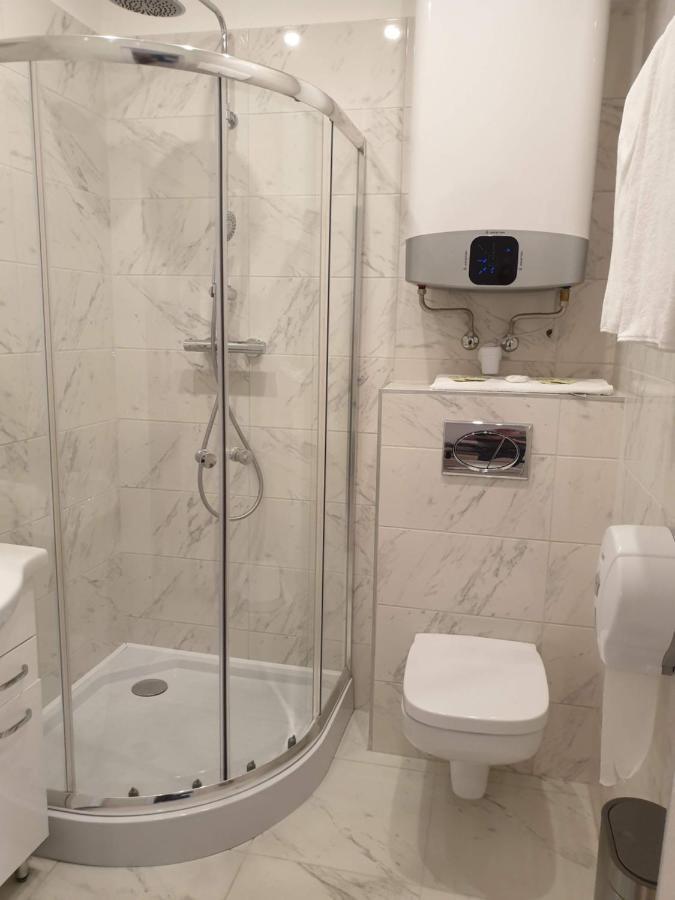Hotel Indium City Panzió Eger Esterno foto