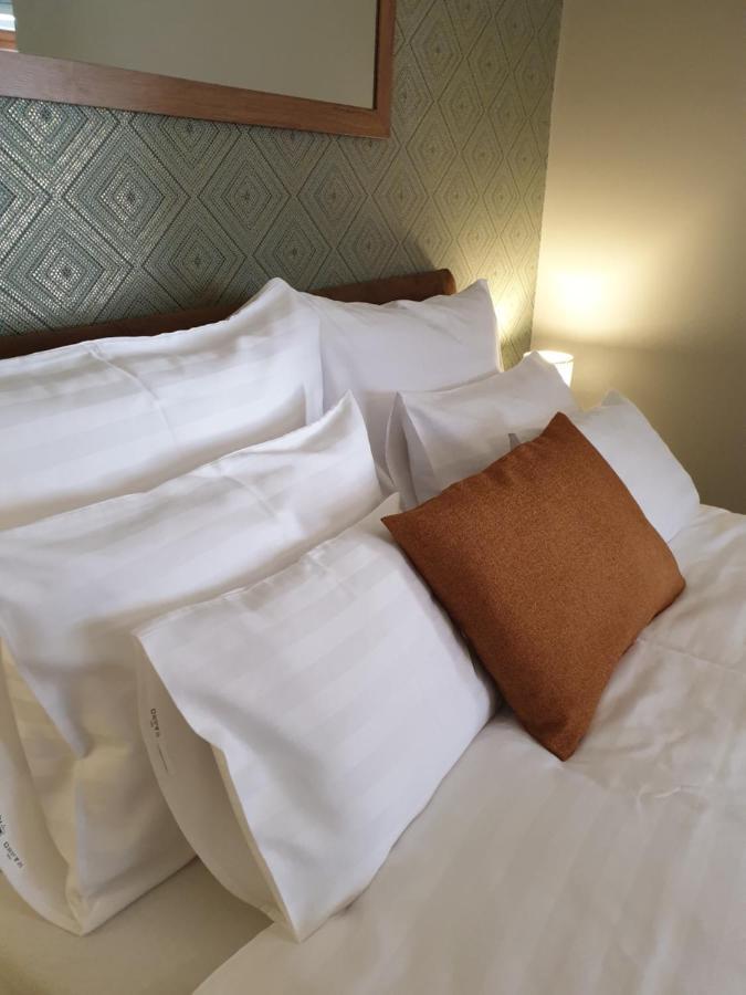 Hotel Indium City Panzió Eger Esterno foto