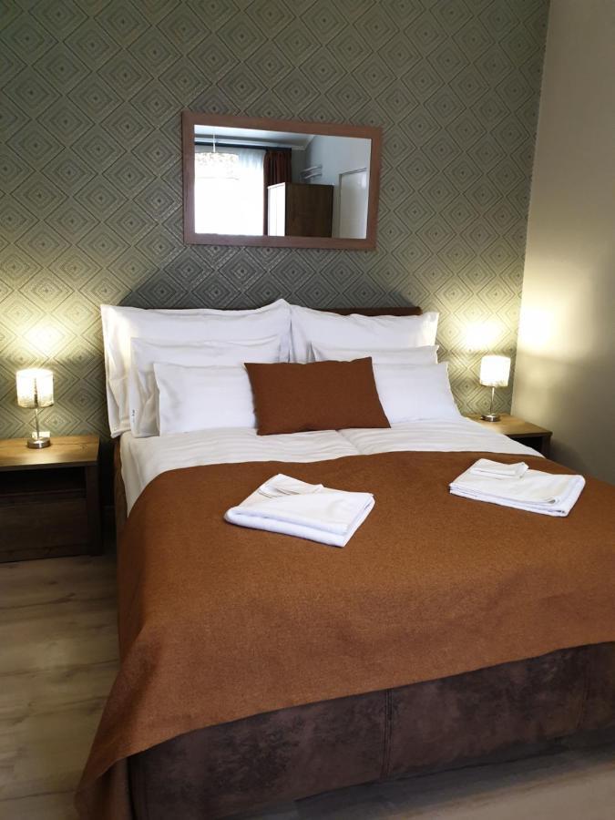 Hotel Indium City Panzió Eger Esterno foto