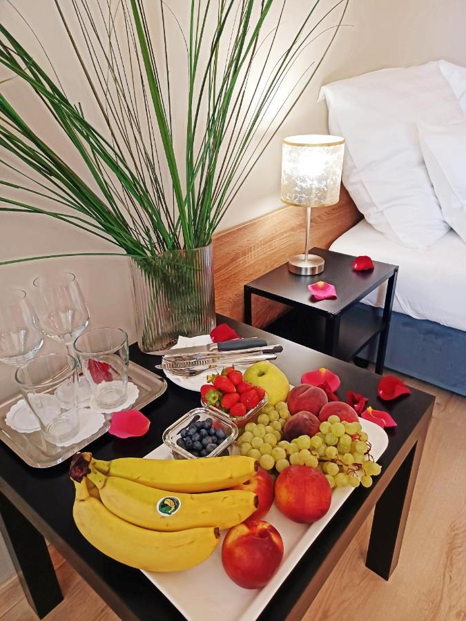 Hotel Indium City Panzió Eger Esterno foto