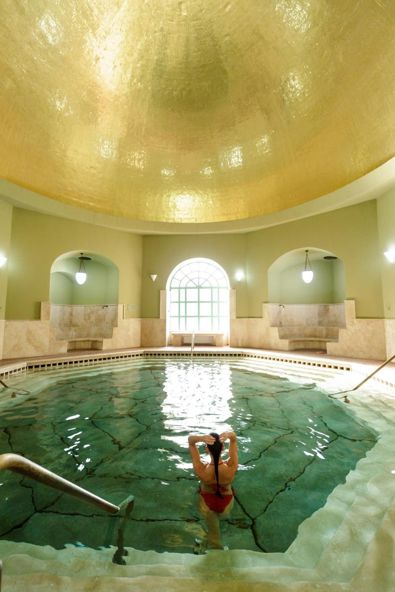 Hotel Indium City Panzió Eger Esterno foto